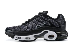 Air Max Plus White Black Replica shoe. 1:1 highest quality reps. Buy high quality Fakes. High Quality Fake Shoes Website. Air Max reps.